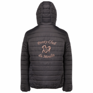 Doudoune avec capuche brodée du logo du poney-club du moulin