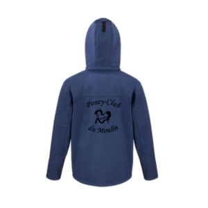 Veste softshell avec capuche bleu brodée du logo du poney-club du moulin